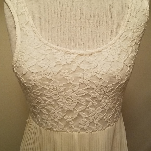 Lace Cream Womens dress - Picture 2 of 4